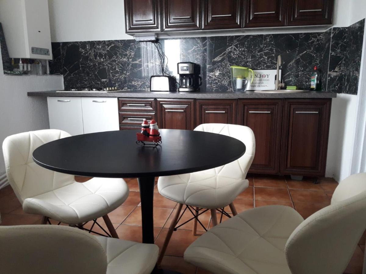 Hellen'S Ultracentral Apartament บูเซา ภายนอก รูปภาพ